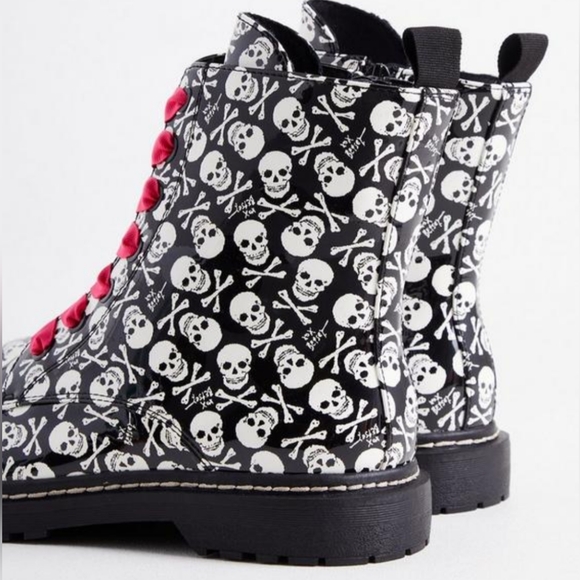 Torrid Betsy Johnson Combat Boot Black Skull Faux Patent Leather (WW) Size 11 - Picture 3 of 15